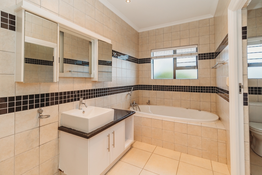 3 Bedroom Property for Sale in Heather Park Western Cape